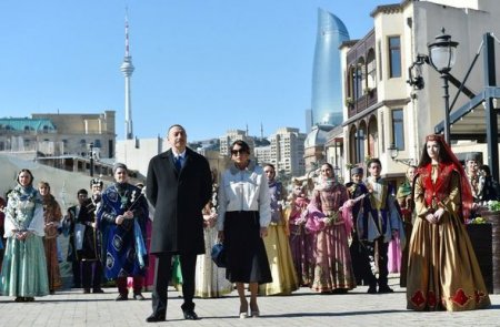 Президент Ильхам Алиев зажег традиционный костер в честь начала празднования Новруза