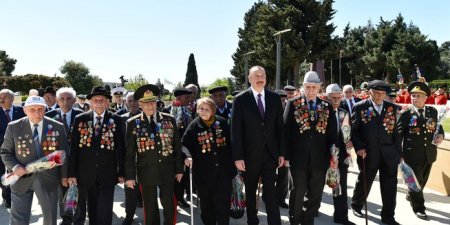 B Баку состоялась торжественная церемония по случаю 71-й годовщины Победы над фашизмом во Второй мировой войне.