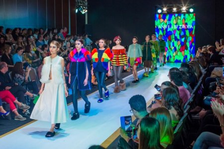 В рамках недели моды "Azerbaijan Fashion Week-2016" были представлены грандиозные монопоказы 