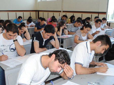 В Азербайджане изменено время летних экзаменов в вузы в связи с Formula 1