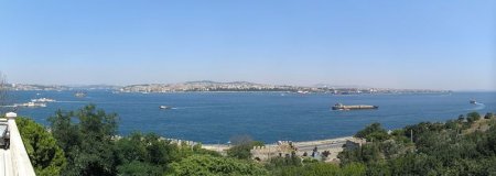 Турция открыла пролив Босфор для прохода танкеров